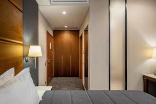 Отель CITYHOTEL Киев Стандартный двухместный номер с 1 кроватью или 2 отдельными кроватями-13